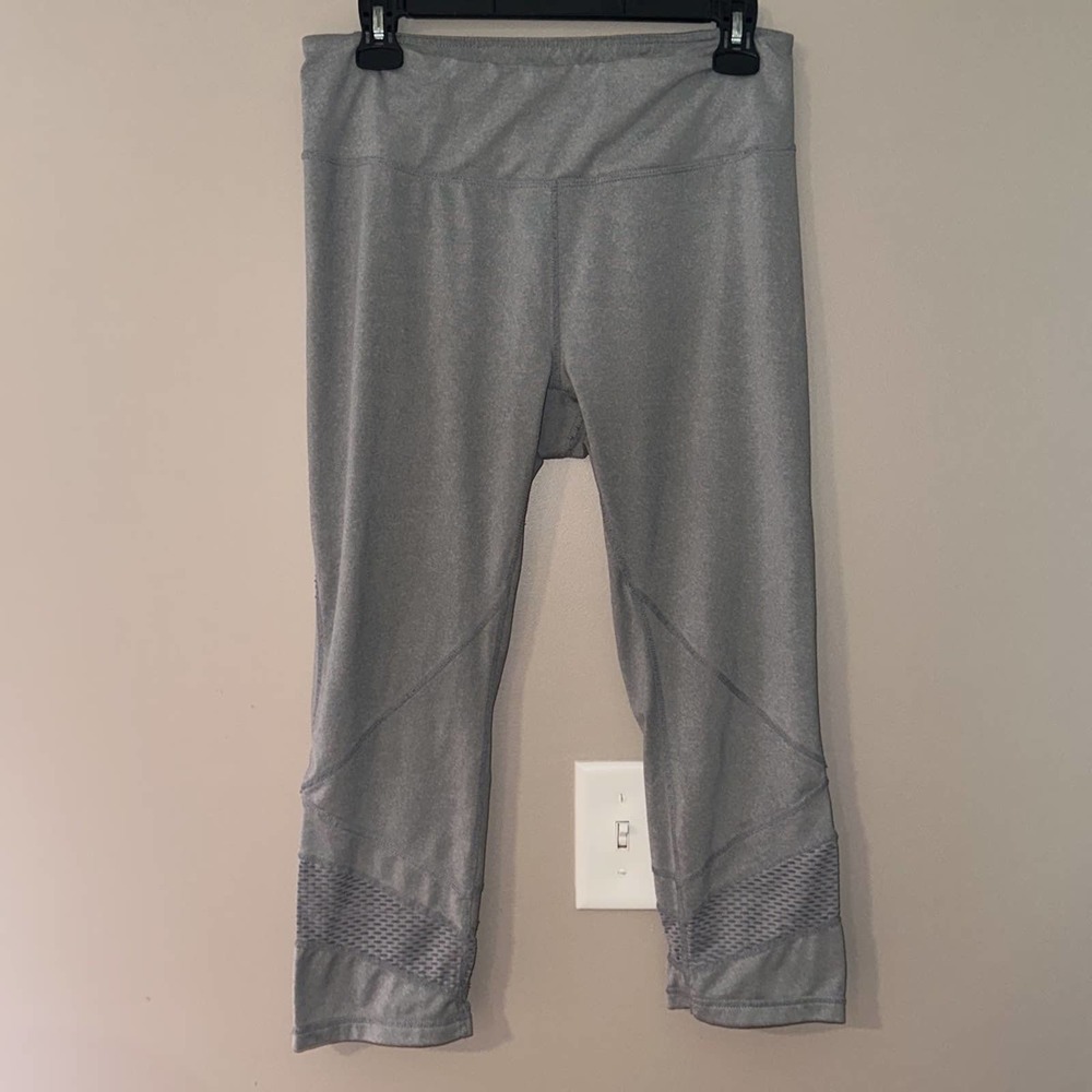 Reebok Women’s Gray‎ Leggings Medium